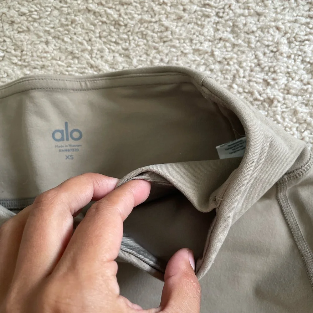 ALO Yoga High-Waist Moto Leggings - Gravel/Gravel Glossy